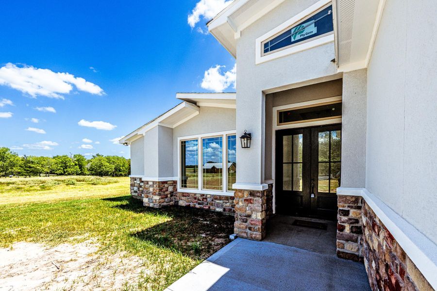 Exterior details and patio area of a home in , Huntsville (Image 21).