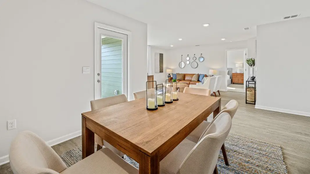 Representative furnished interior of a home built from the The Cali by D.R. Horton in Lake Mary Forest, Tallahassee (Image 10).