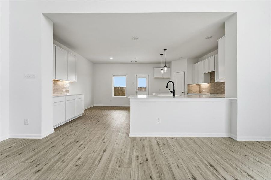 Spacious, unfurnished interior of a new home in Saddlebrook Estates, Waxahachie (Image 20).