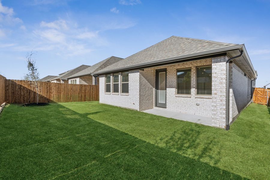 Representative exterior details of a home built from the Tucson by Chesmar Homes in Avondale, Fate (Image 3).