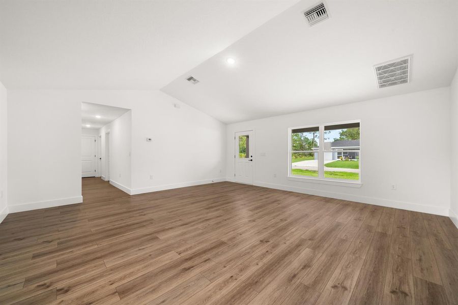 interior - living room 2 (1)