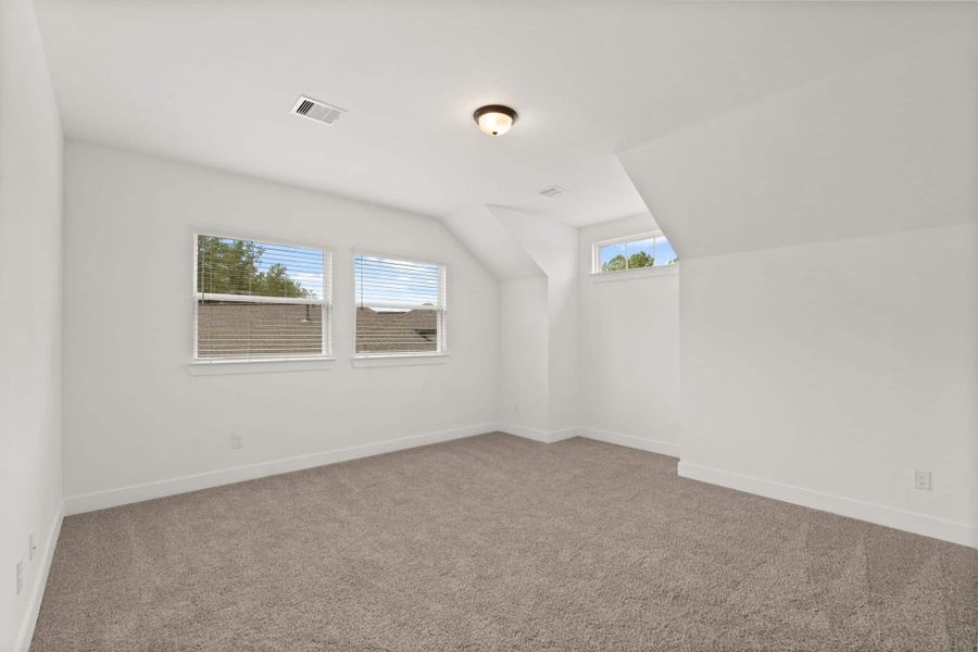 Spacious, unfurnished interior of a new home in The Trails, New Caney (Image 27).