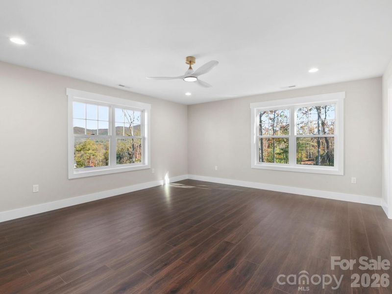 Spacious, unfurnished interior of a new home in , Fairview (Image 24).