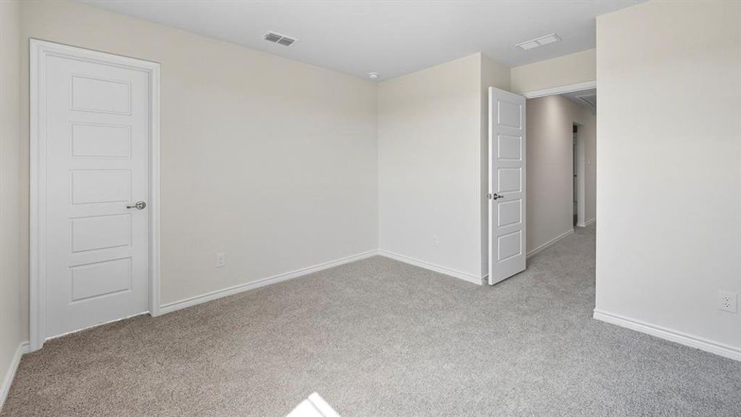 Spacious, unfurnished interior of a new home in Silverado, Aubrey (Image 25).