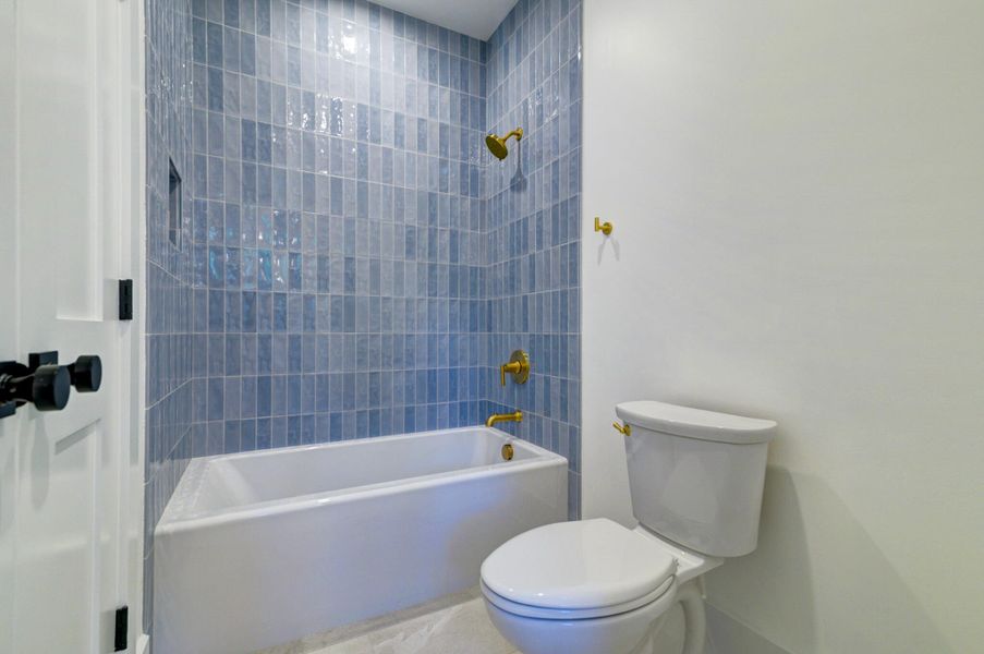 Furnished interior view inside a new home in , Hollywood (Image 19).