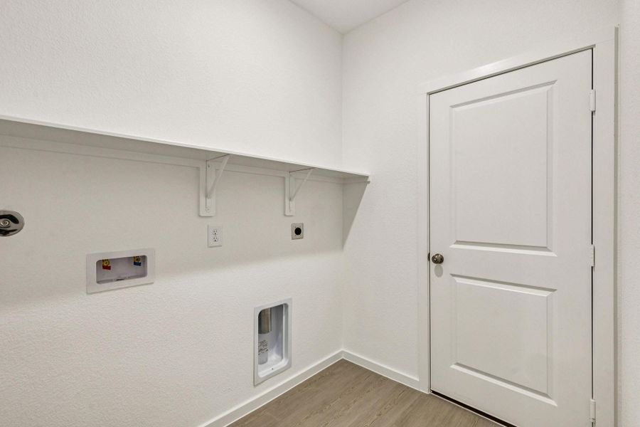 Spacious, unfurnished interior of a new home in Windcress, Cove (Image 23).