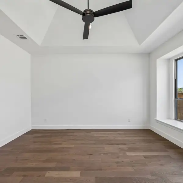 Spacious, unfurnished interior of a new home in The Parks at Wilson Creek, Celina (Image 64). Spacious, unfurnished interior of a new home in The Parks at Wilson Creek, Celina (Image 64).