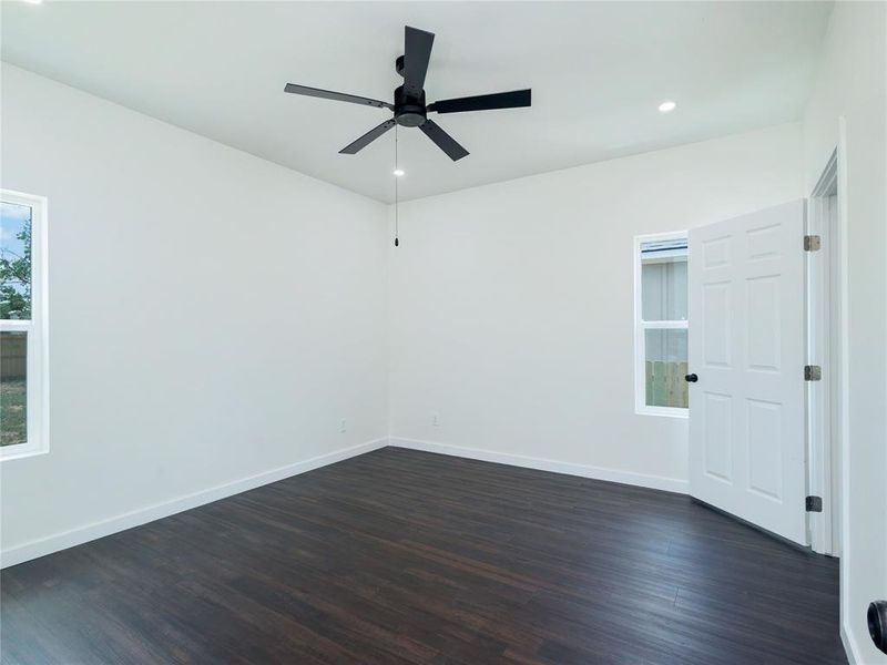 Spacious, unfurnished interior of a new home in , Brownwood (Image 14).