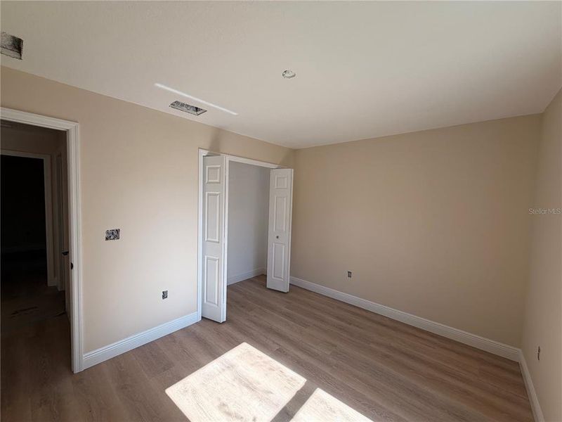 Spacious, unfurnished interior of a new home in , Ocala (Image 5).