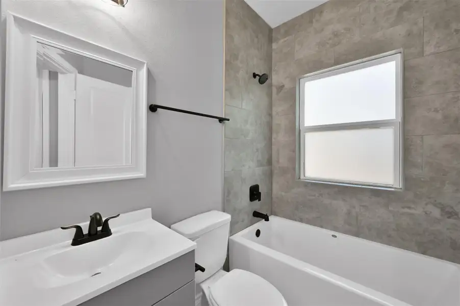 Furnished interior view inside a new home in Lake Conroe Village, Montgomery (Image 4). Furnished interior view inside a new home in Lake Conroe Village, Montgomery (Image 4).