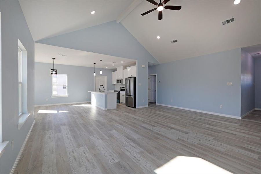 Spacious, unfurnished interior of a new home in , Whitney (Image 13).
