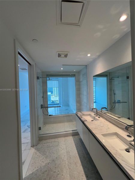 Image 21 of a home in .