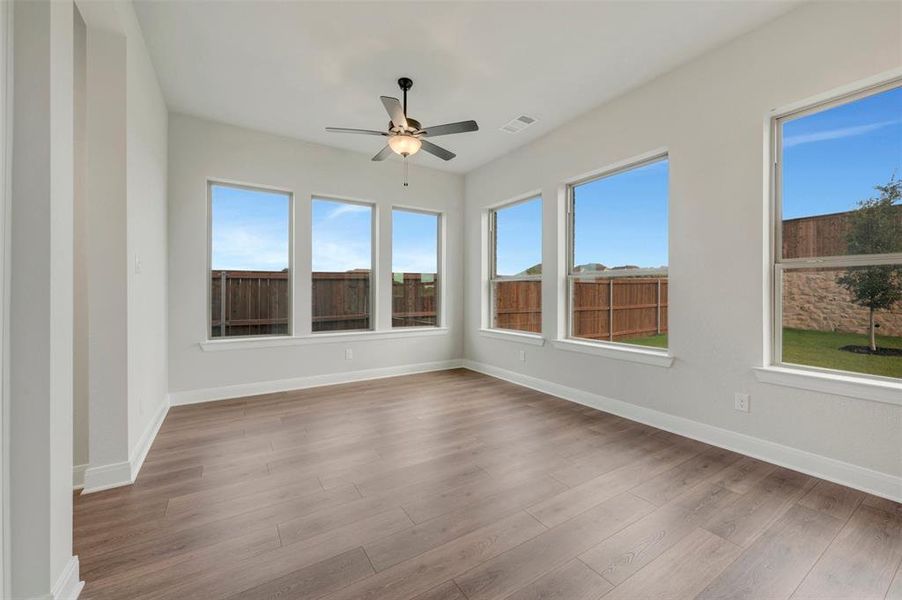 Spacious, unfurnished interior of a new home in Monterra - Classics, Fate (Image 14).
