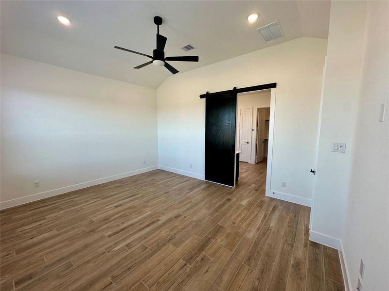 Spacious, unfurnished interior of a new home in Briarley, Montgomery (Image 21).