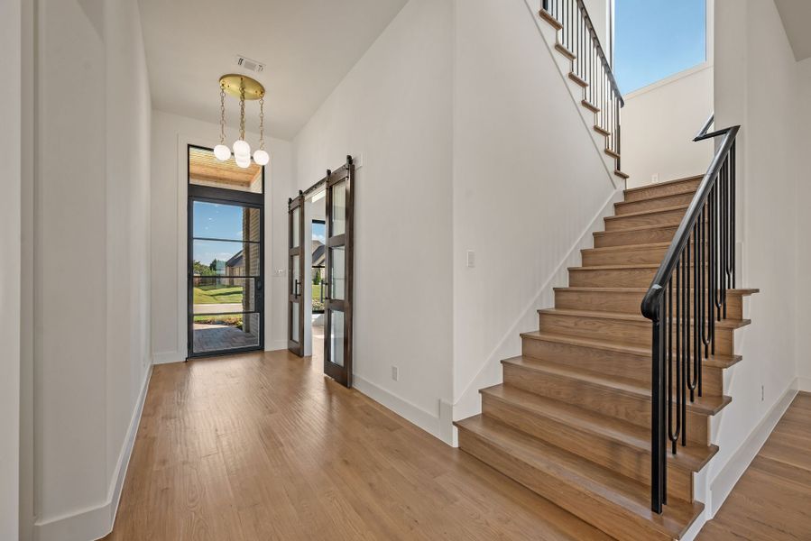 Spacious, unfurnished interior of a new home in The Resort on Eagle Mt. Lake, Fort Worth (Image 22).