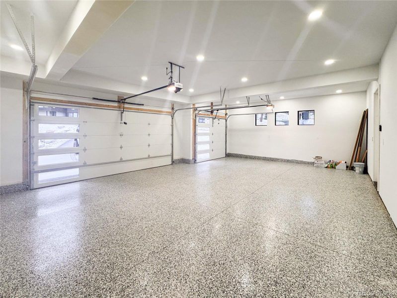 Spacious, unfurnished interior of a new home in , Evergreen (Image 45).