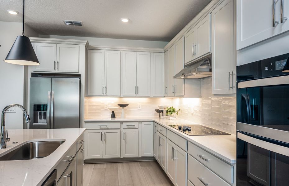 Representative furnished interior of a home built from the Yellowstone by Pulte Homes in Riverwood, Zephyrhills (Image 11).