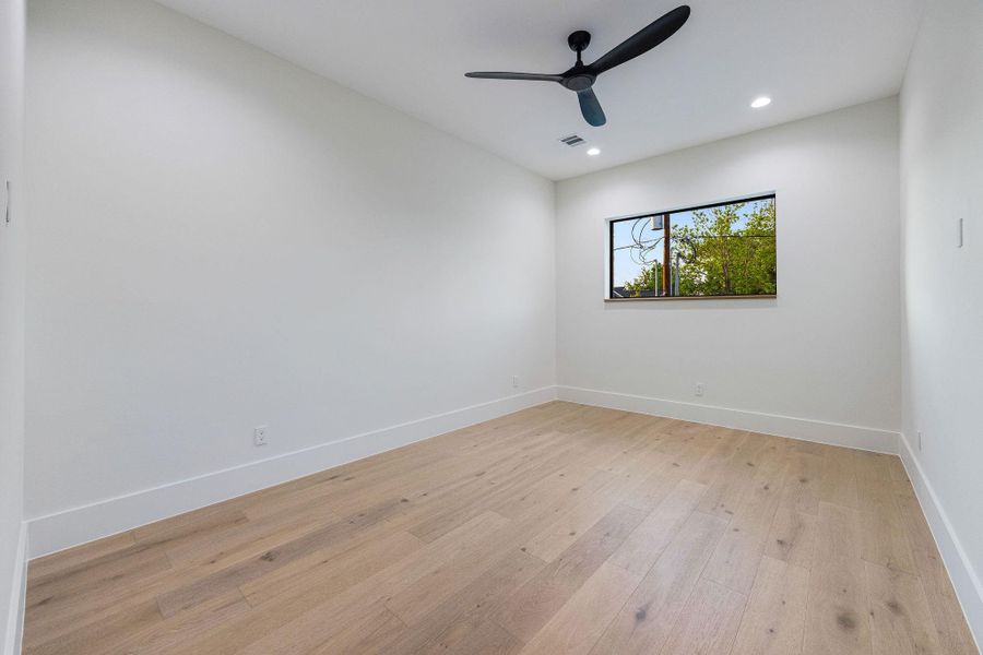 Spacious, unfurnished interior of a new home in , Houston (Image 34).