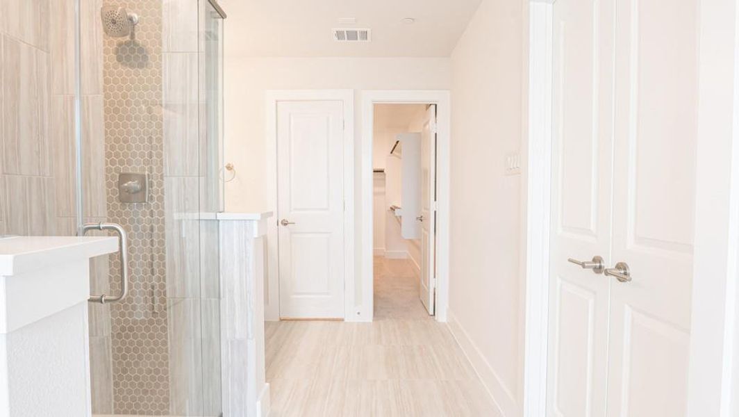 the-abbey-at-mercer-crossing-oak-farmers-branch-primary-bathroom-2