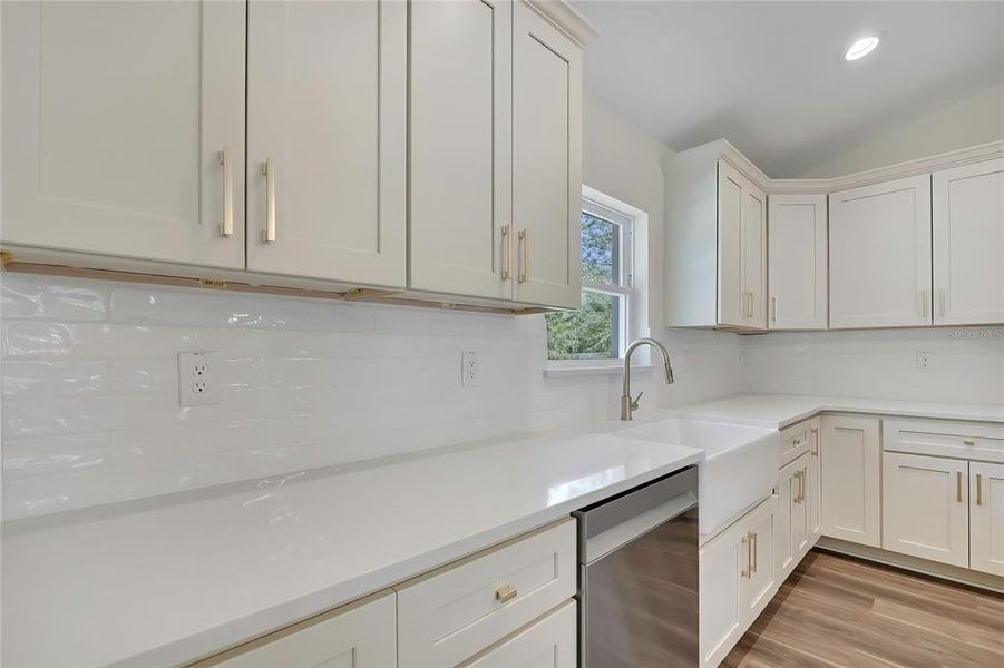 Furnished interior view inside a new home in , Crystal River (Image 10).