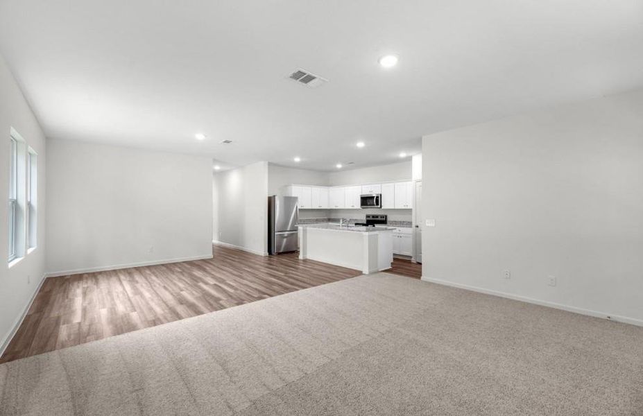 Spacious, unfurnished interior of a new home in Castlewood South, Taylor (Image 6). Spacious, unfurnished interior of a new home in Castlewood South, Taylor (Image 6).