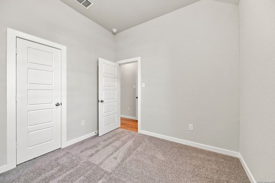 Spacious, unfurnished interior of a new home in Red Hawk Landing, San Antonio (Image 20).