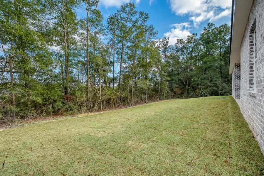 Exterior details and patio area of a home in , Crestview (Image 25).