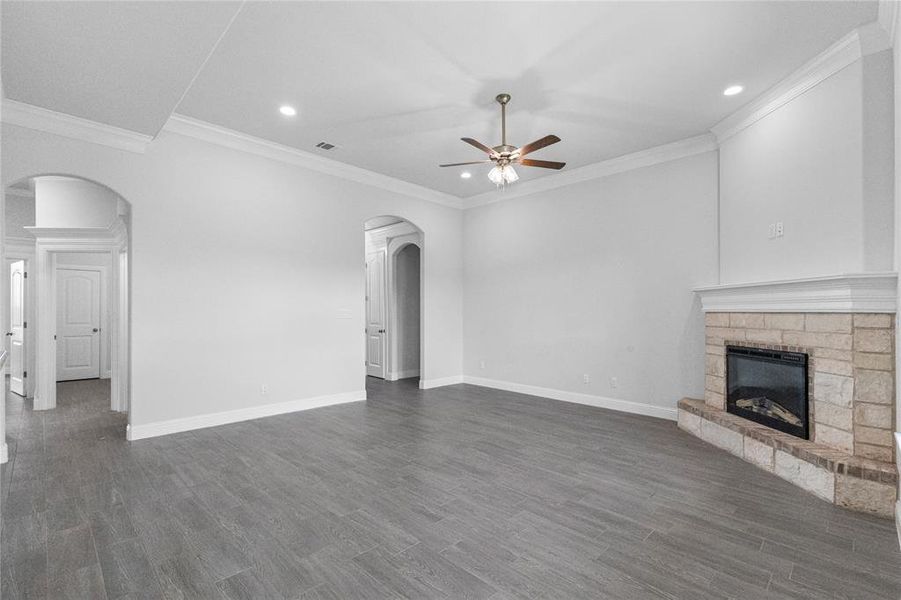 Spacious, unfurnished interior of a new home in , Springtown (Image 19).