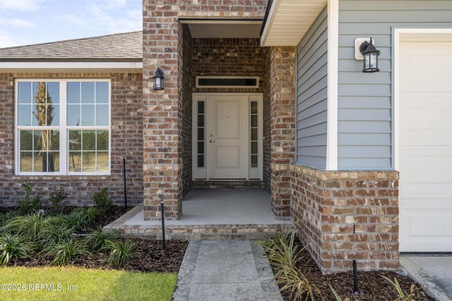 Exterior details and patio area of a home in , Green Cove Springs (Image 3).