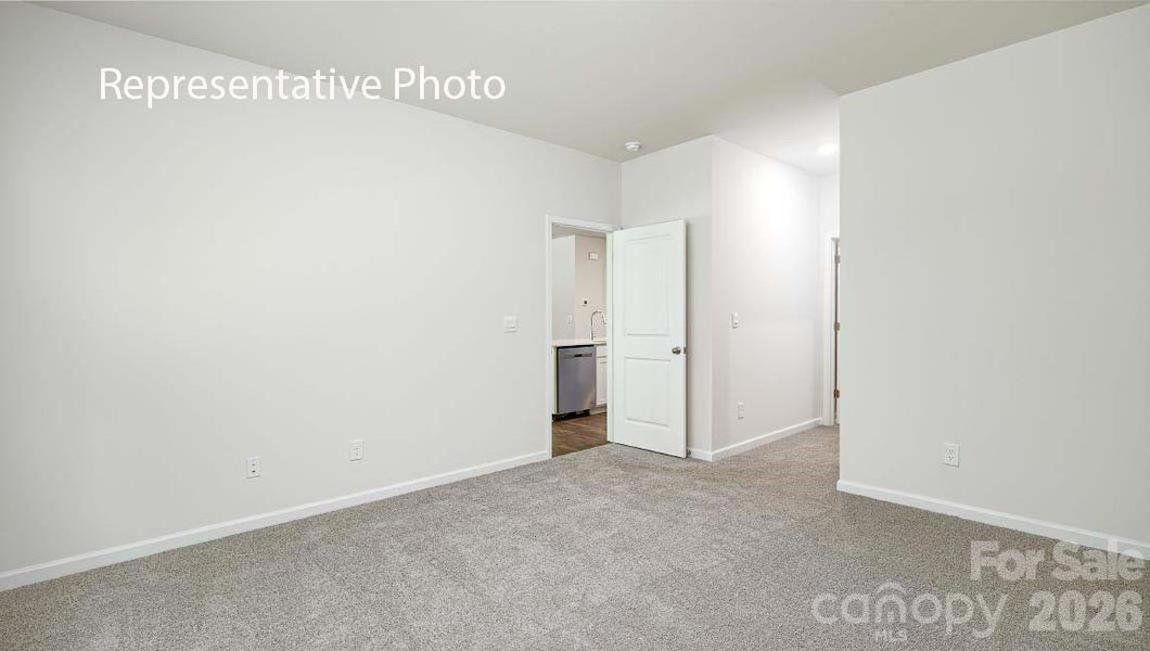Spacious, unfurnished interior of a new home in Clark Creek Landing, Lincolnton (Image 9).