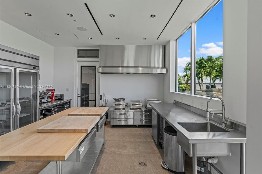 Furnished interior view inside a new home in , Fort Lauderdale (Image 11).