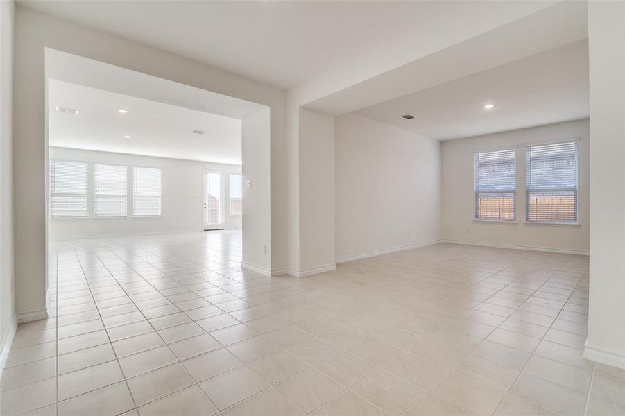 Spacious, unfurnished interior of a new home in Heartland Signature, Crandall (Image 16).