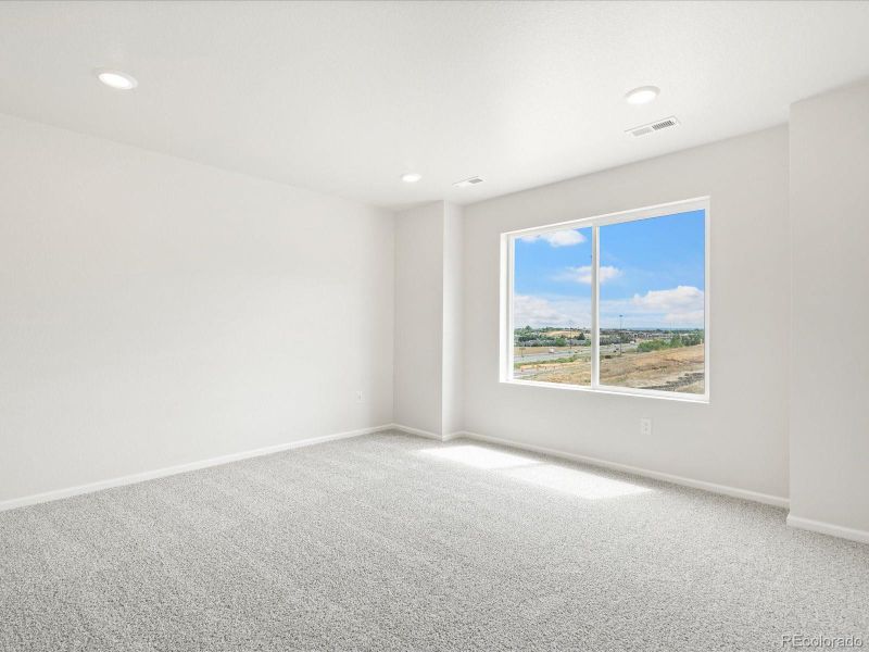 Spacious, unfurnished interior of a new home in Three Hills, Morrison (Image 34).