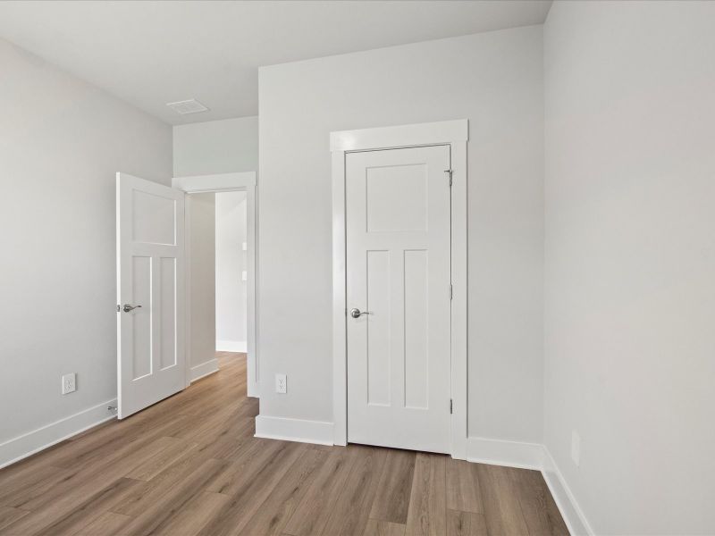 Spacious, unfurnished interior of a new home in Crossing at Abner Creek, Greer (Image 16).