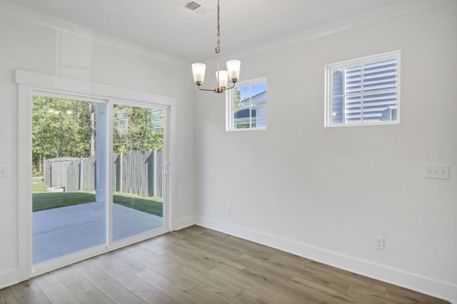 Spacious, unfurnished interior of a new home in Ashton Lakes, Lexington (Image 30).