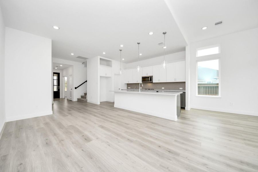 Spacious, unfurnished interior of a new home in , Missouri City (Image 38).