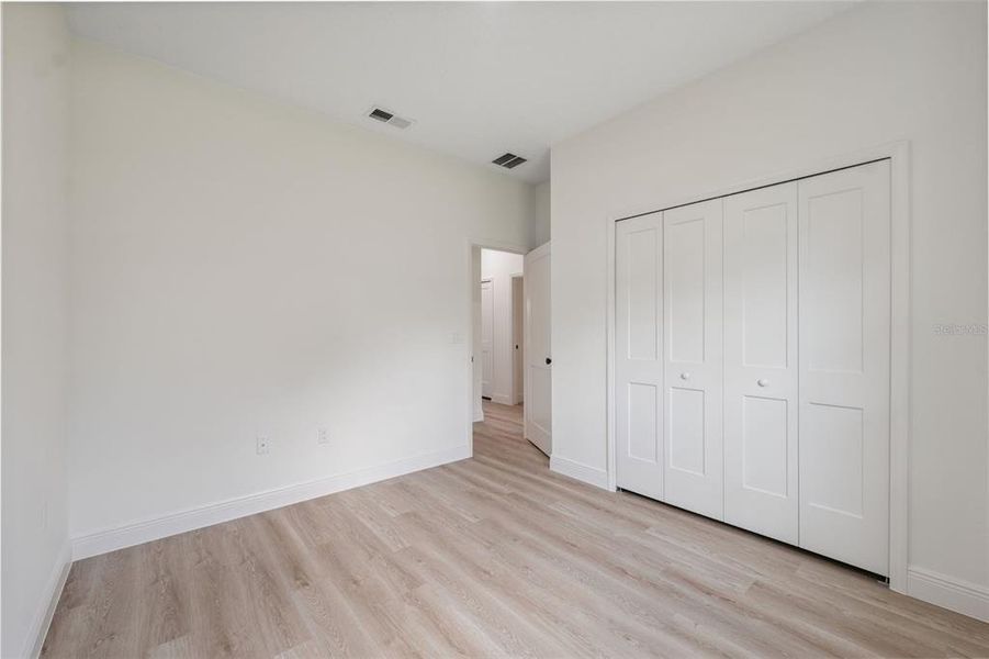 Spacious, unfurnished interior of a new home in , Ocala (Image 19).