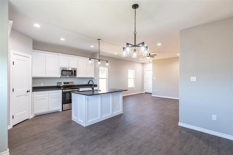 Furnished interior view inside a new home in , Abilene (Image 12).