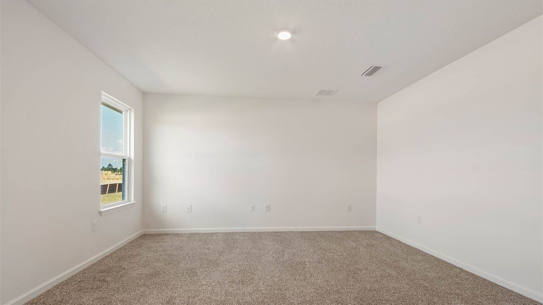 Spacious, unfurnished interior of a new home in Sunny Hills, Chipley (Image 30).