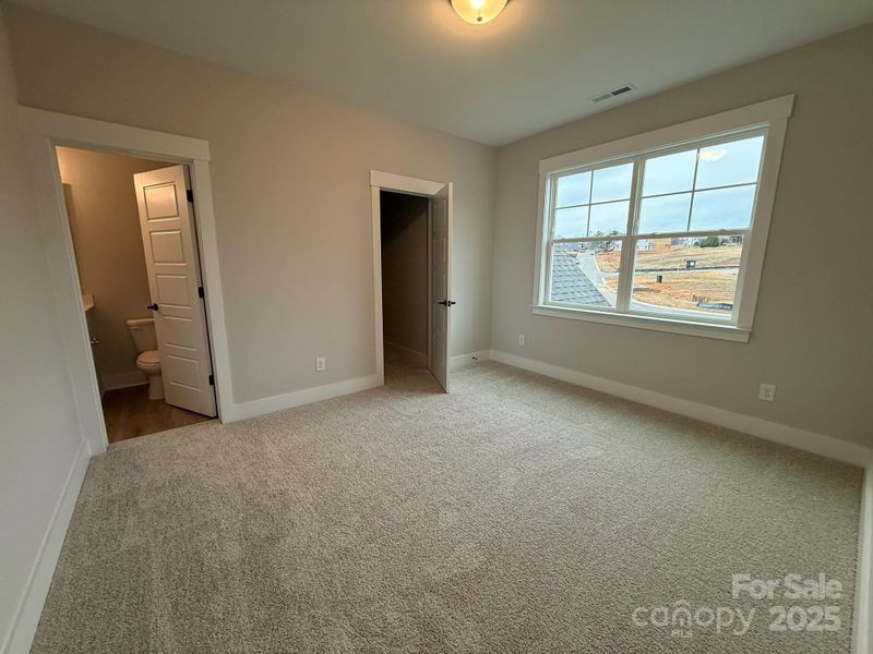 Spacious, unfurnished interior of a new home in Robinson Oaks, Gastonia (Image 20).