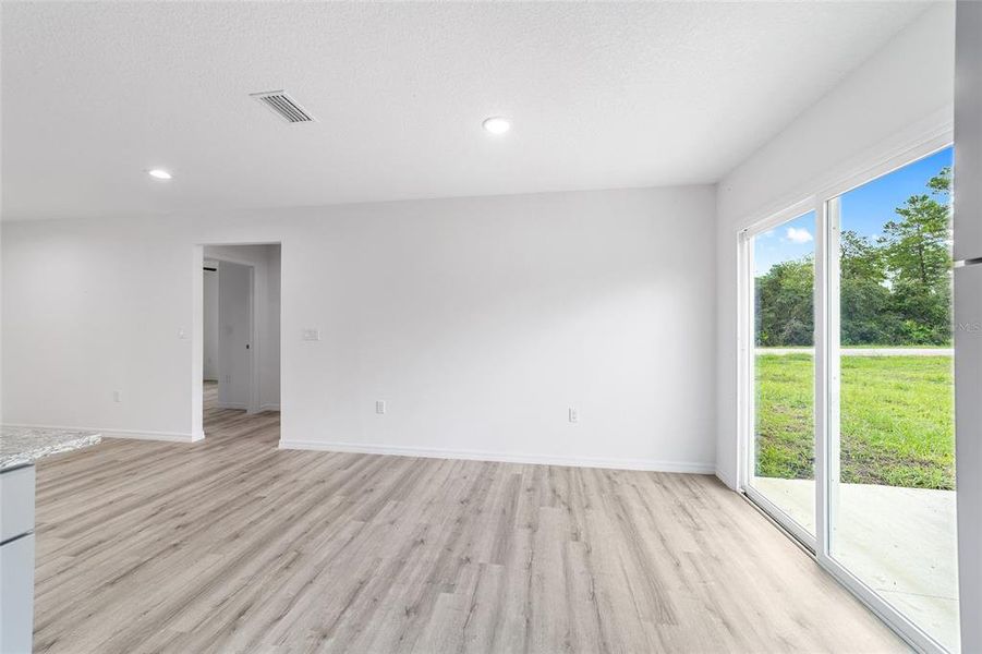 Spacious, unfurnished interior of a new home in , Dunnellon (Image 53).