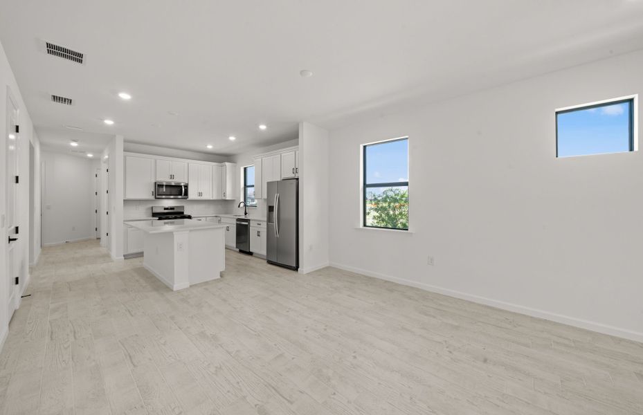 Spacious, unfurnished interior of a new home in Terreno, Naples (Image 21). Spacious, unfurnished interior of a new home in Terreno, Naples (Image 21).