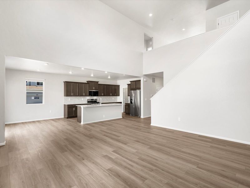 Spacious, unfurnished interior of a new home in Lake Bluff, Greeley (Image 9).