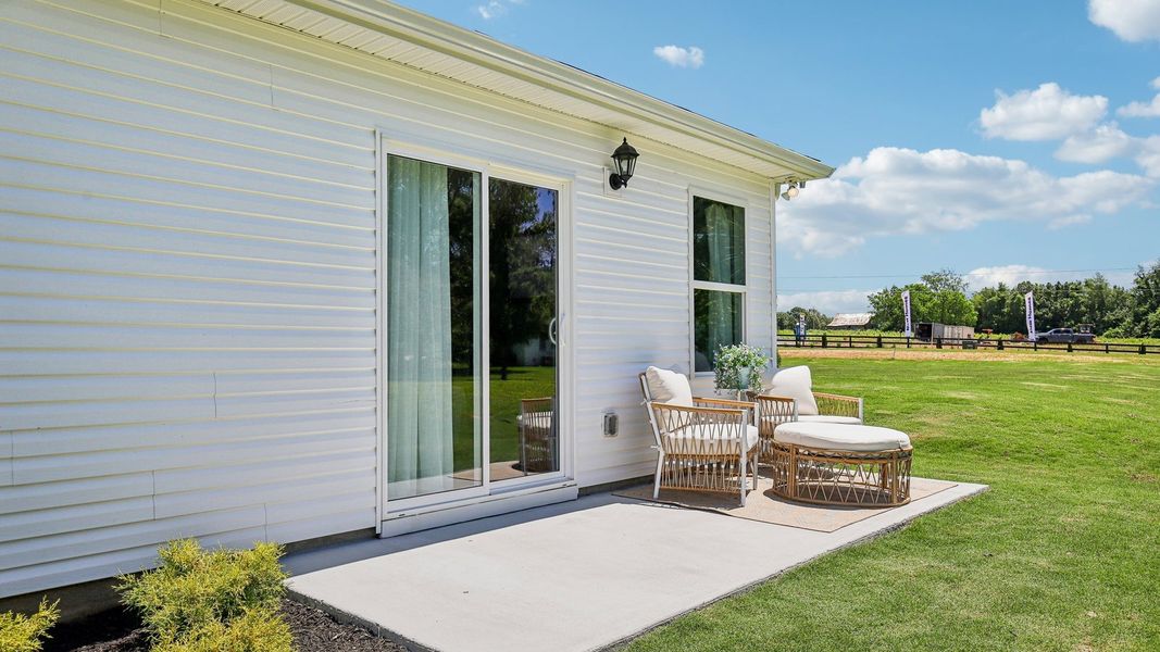 Exterior details and patio area of a home in Saddle Trace, Lewisburg (Image 23).