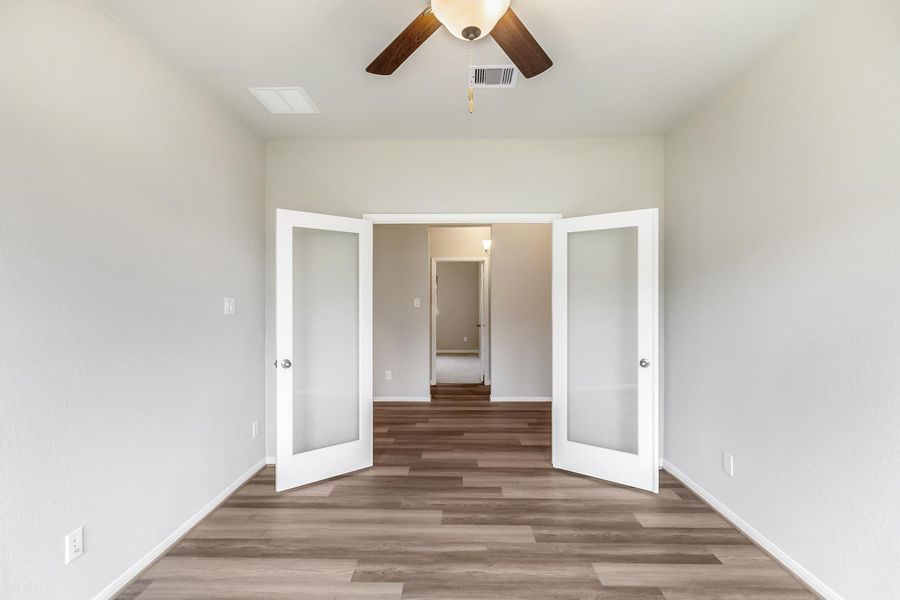 Spacious, unfurnished interior of a new home in Two Step Farm, Montgomery (Image 11).
