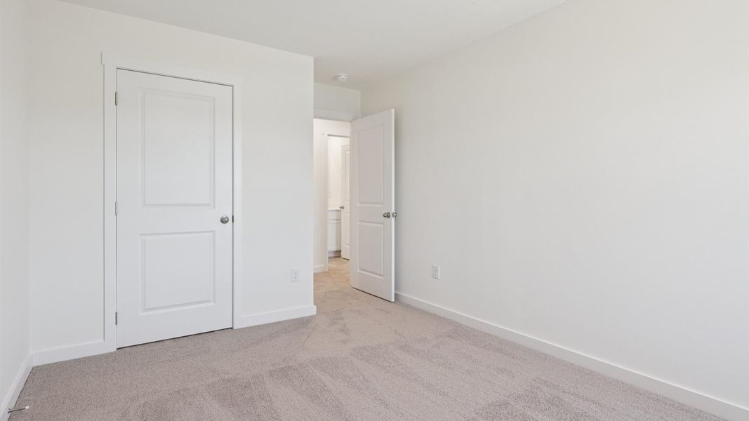 Spacious, unfurnished interior of a new home in Belhaven, Knoxville (Image 17).