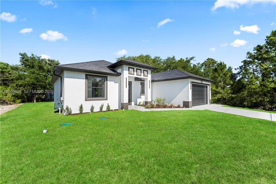 Exterior details and patio area of a home in , Lehigh Acres (Image 3).