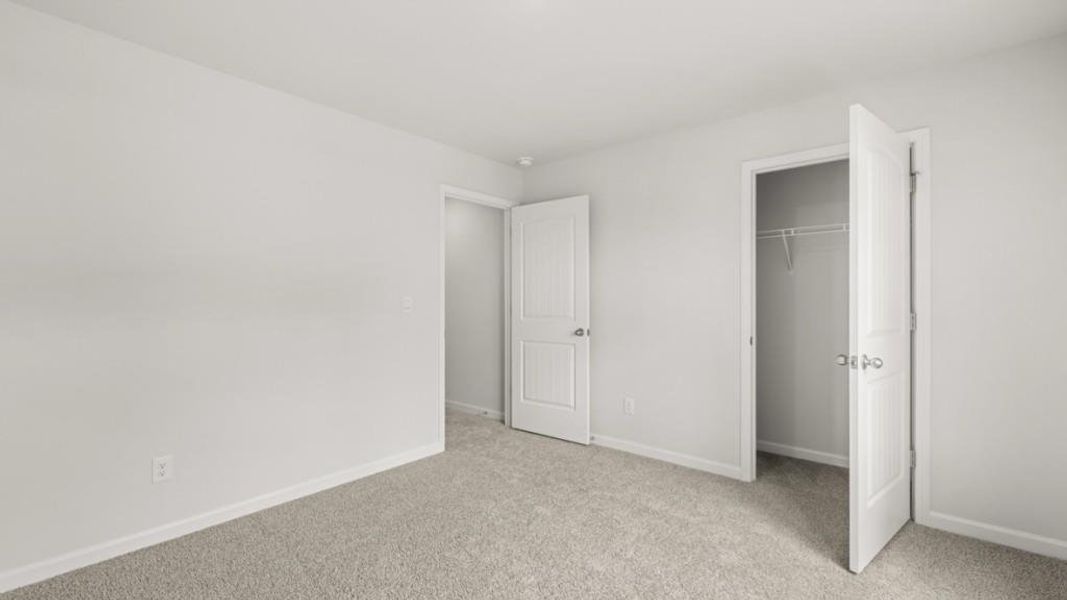 Spacious, unfurnished interior of a new home in South Wind, Union City (Image 26).