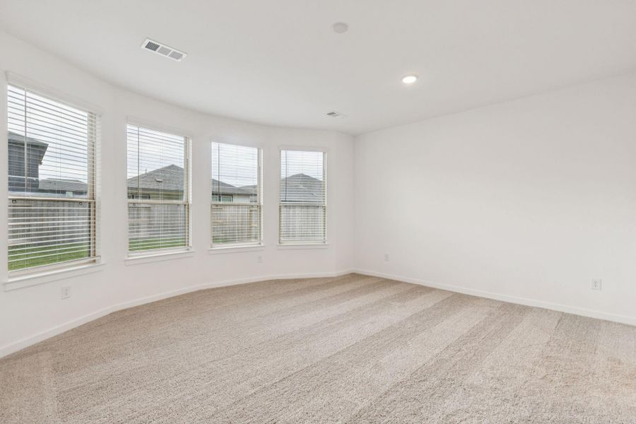 Spacious, unfurnished interior of a new home in Mavera, Conroe (Image 23).