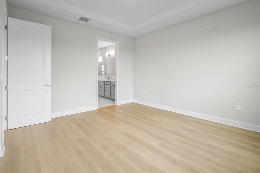 Spacious, unfurnished interior of a new home in Cresswind at Hammock Oaks, Lady Lake (Image 33).